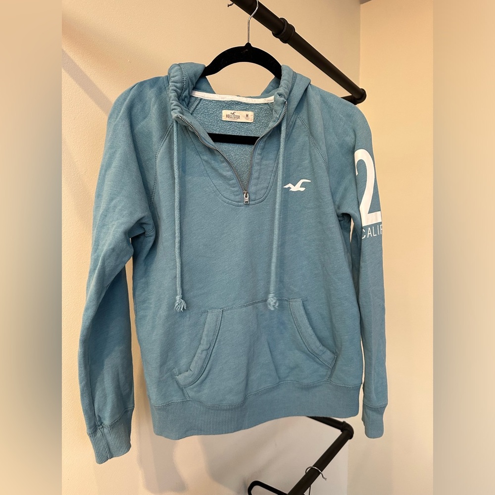 Hollister blue zip-up hoodie 🫐🕊️